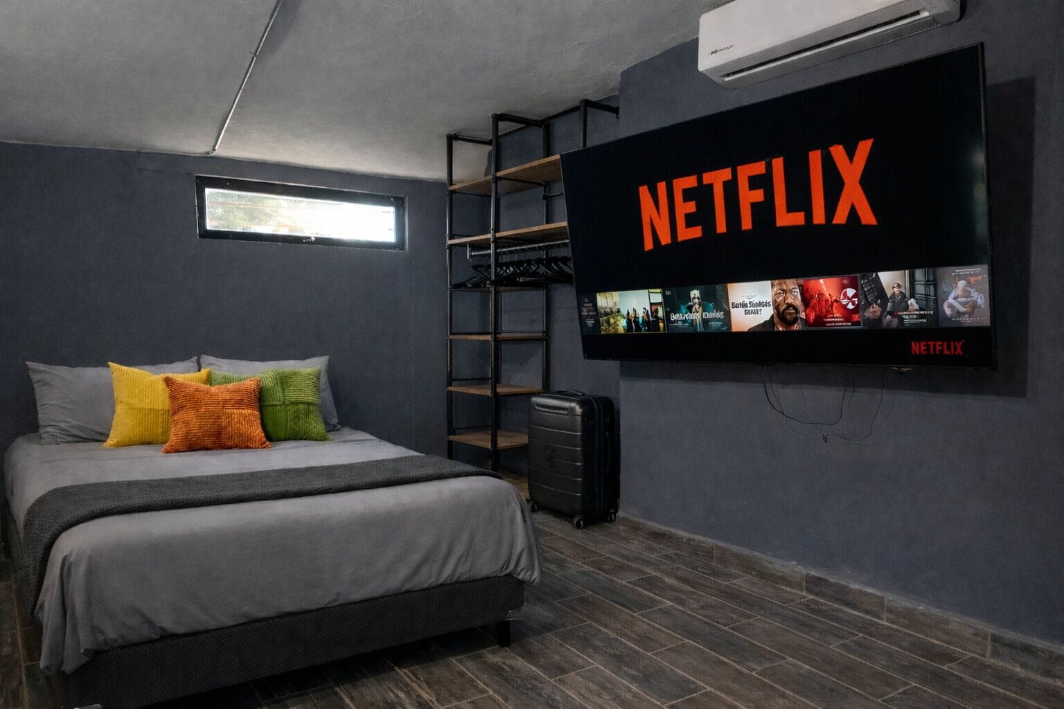 1 bedroom, iron/ironing board, internet, bed sheets