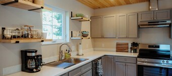 In-Town Homer Hideaway 3BR/2BA