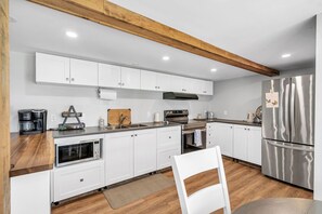 Private kitchen - Cottages at Penny's Cove
The Sunshine Nook - Cottage #4 (Lancaster)