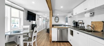 Cottages at Penny's Cove
The Sunshine Nook - Cottage #4