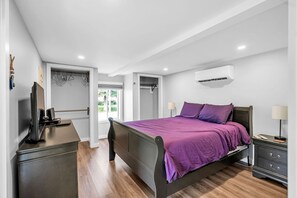 2 bedrooms, iron/ironing board, WiFi, bed sheets - Cottages at Penny's Cove
The Sunshine Nook - Cottage #4 (Lancaster)