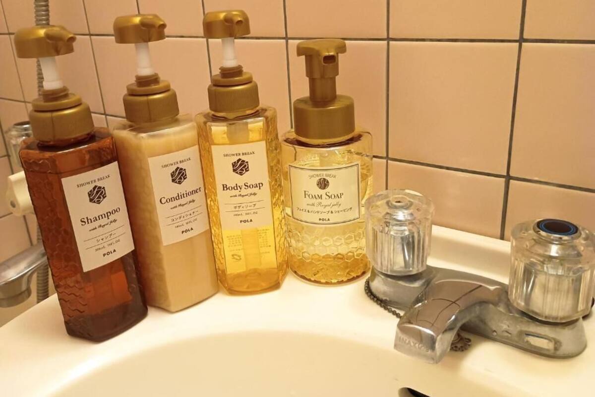 Bathroom amenities