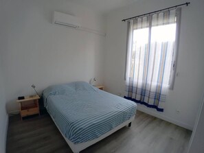 Free WiFi - AS26946 - Ground floor apartment (P2) 20m from the beach with parking (LE GRAU DU ROI)