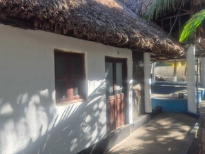 المنطقة المحيطة بالمنشأة