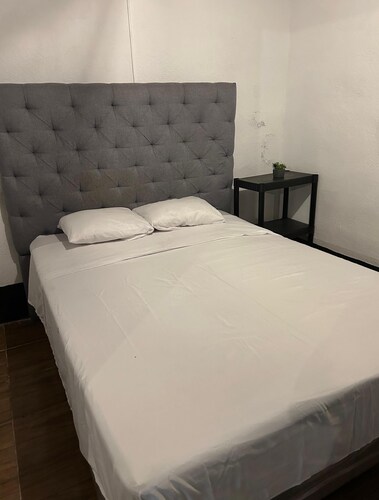 Hotel en el Paredon tu oasis frente al mar en Sipacate, Guatemala!