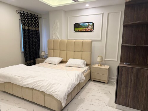 Chic 2BHK Scenic View Retreat