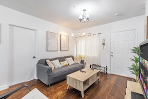 TV - Heart of DT Alhambra Walk to Starbucks Near DTLA A (Alhambra)