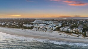 Beach nearby - 36 Grand Pavilion, a spacious 5-bedroom home in resort center! Steps to Pool and Beach! (Isle Of Palms)