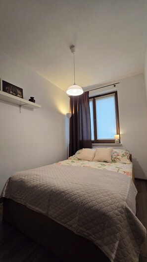 3 slaapkamers, een bureau, een strijkplank/strijkijzer, gratis wifi