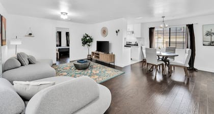 Heart of DT Alhambra Walk to Starbucks Restaurants Near DTLA D