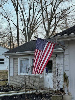 Exterior detail - DMV Getaway | Chapman SP+Mount Aventine (Indian Head)