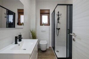Shower - House 2415/192055 (Istria - Vodnjan), 5500m from the beach (Vodnjan)