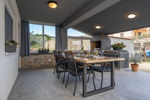 Outdoor dining - Apartment 2416/192071 (Istria - Vodnjan), 5500m from the beach (Vodnjan)