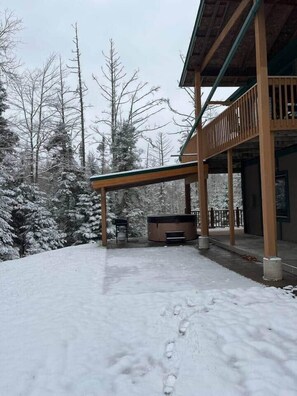 Terrace/patio - Ski getaway with hill view and hot tub- Lower unit (Iron River)