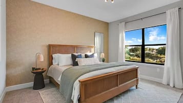 5 quartos, ferros/tábuas de passar roupa, Wi-Fi, roupa de cama