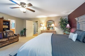 3 bedrooms, desk, free WiFi, bed sheets - New! Whitefish Ski-In/Ski-Out Escape with Hot Tub & Deck! (Whitefish)