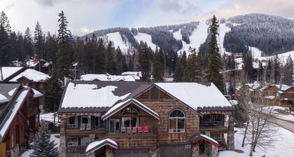 New! Whitefish Ski-In/Ski-Out Escape with Hot Tub & Deck!