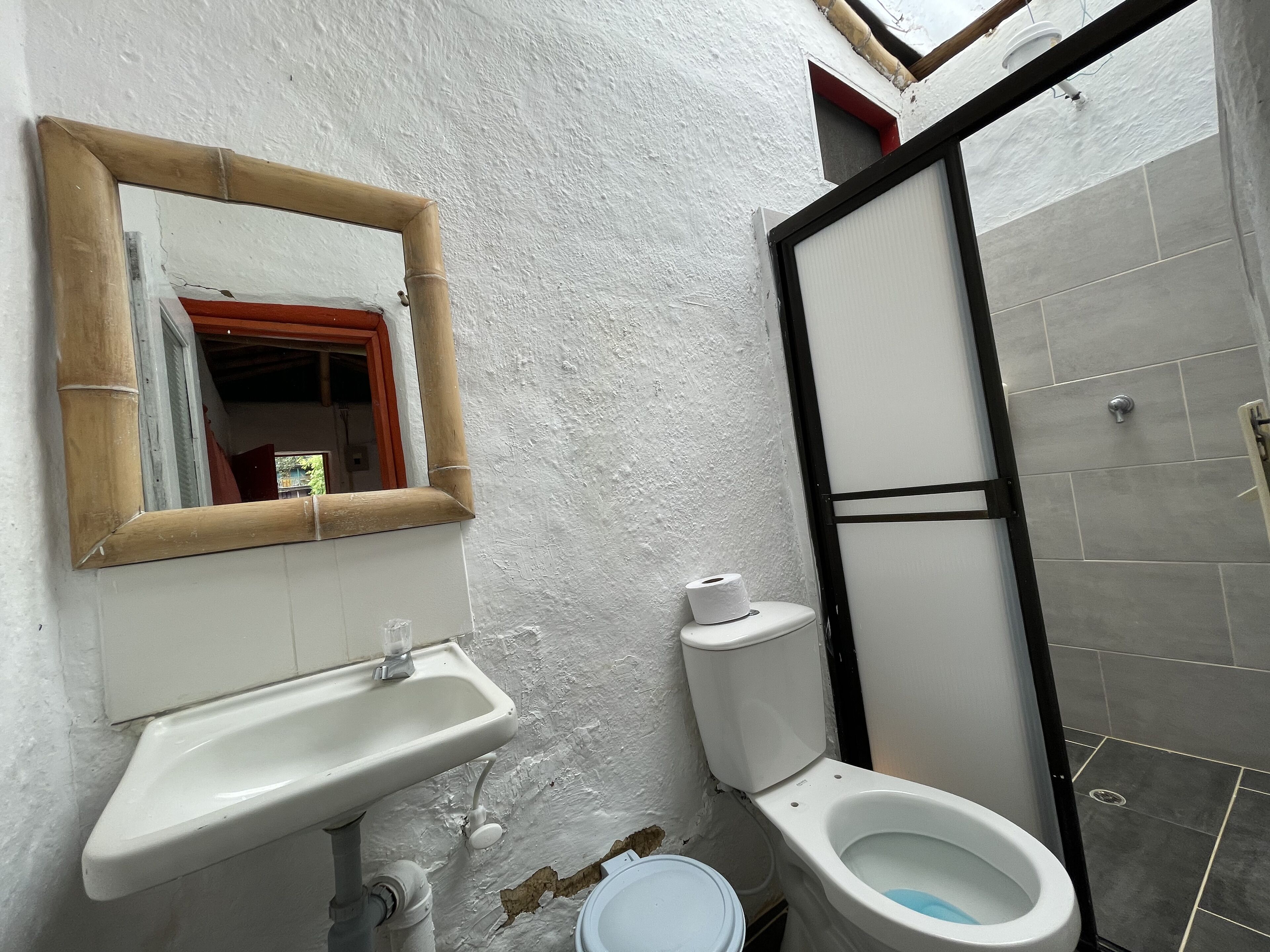 Stuga Comfort | Badrum | Handdukar, tvål och toalettpapper