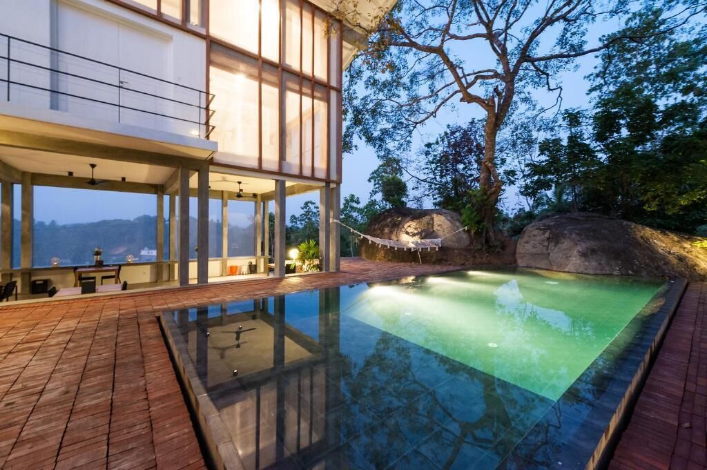 Quarto casal luxo, vista para o pátio | Piscina