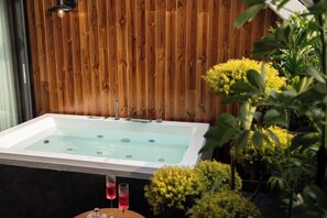 Luxury-Studiosuite, Stadtblick | Komfortbadewanne