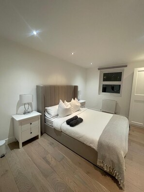 2 bedrooms, iron/ironing board, WiFi, bed sheets - Marvellous 2Bed Flat Central London (London)