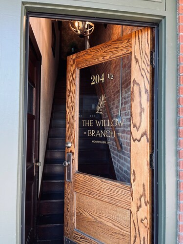 The Willow Branch - Spacious 3-bedroom apartment nestled in downtown Montpelier