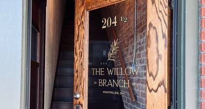 The Willow Branch - Spacious 3-bedroom apartment nestled in downtown Montpelier