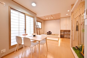 Dining - Convenient location to Tennoji Station, direct flight to Kansai Airport, Japanese style modern 3 rooms, convenient for shopping (Abenosuji,Abeno-ku, Osaka City)