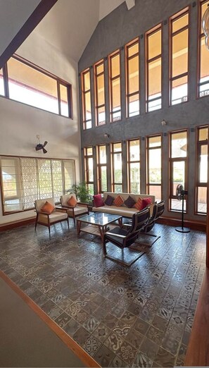 House | 4 bedrooms - Lahari by Hireavilla - Chic 4BR Beachfront Villa (Udupi)