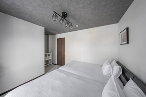 Apartment | Desk, iron/ironing board, free WiFi - HILLS NISEKO E (Nisekocho)