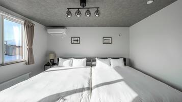 Apartment | Desk, iron/ironing board, free WiFi