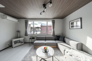 Living area - HILLS NISEKO E (Niseko)