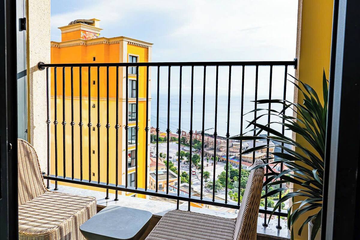 Departamento de lujo, 1 habitación, vista al océano | Ropa de cama de alta calidad, camas con efecto memoria y escritorio