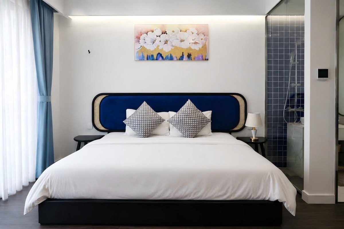 Junior Studio, City View | Premium bedding, memory foam beds, desk, laptop workspace