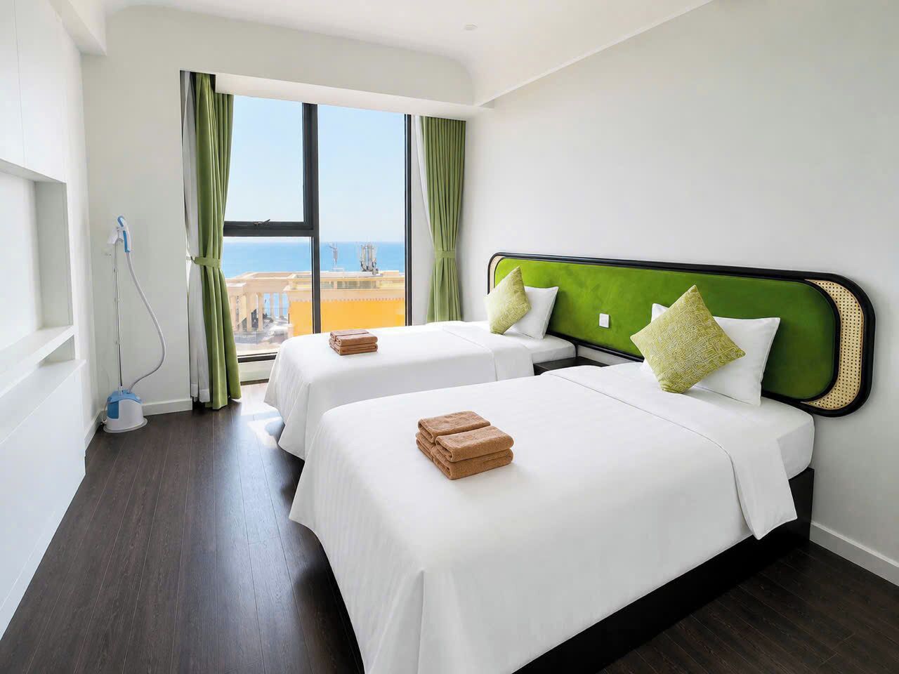 Luxury Apartment, 2 Bedrooms, Partial Sea View