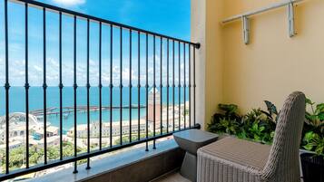 Luxury Studio Suite, Beach View | Beach/ocean view