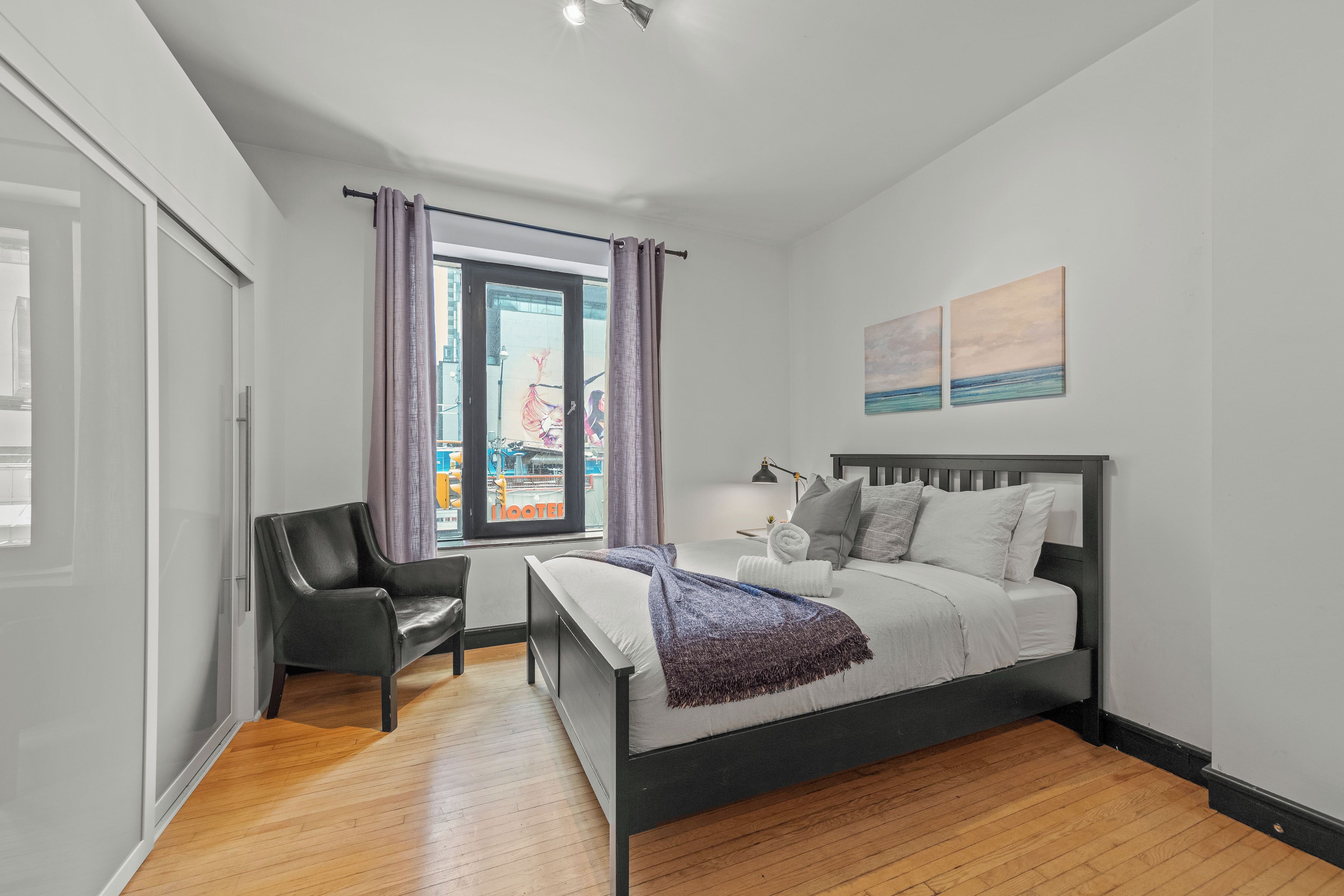 1 habitación, escritorio, tabla de planchar con plancha y wifi gratis 