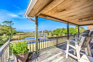 Property grounds - Reelaxing on SoundSide Canalfront Escape OBX (Frisco)