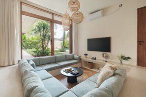 Living area - Manu Made - 3-Bedroom, Bunk Room, Gym, Ice bath (Bali)