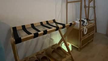 Deluxe Double Room, Courtyard View | Interior