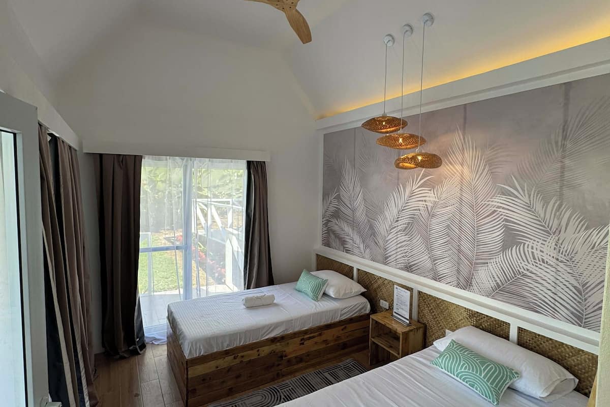 Villa Standard, 1 chambre, vue partielle sur la mer | Coffres-forts dans les chambres, rideaux occultants