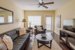 TV - Waterfront Condo at Harbourside at Marker 33 (Indian Rocks Beach)