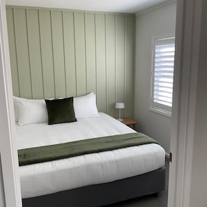 Two Bedroom Patio - Pioneer Motel (Collingwood)
