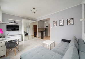 TV - Piaskowa Comfort Apartment (Warszawa)