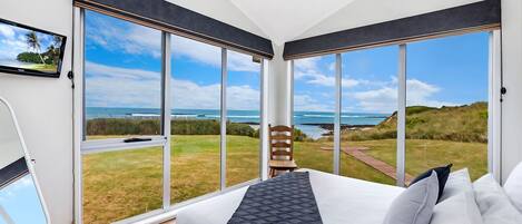 5 bedrooms, iron/ironing board, WiFi, bed sheets