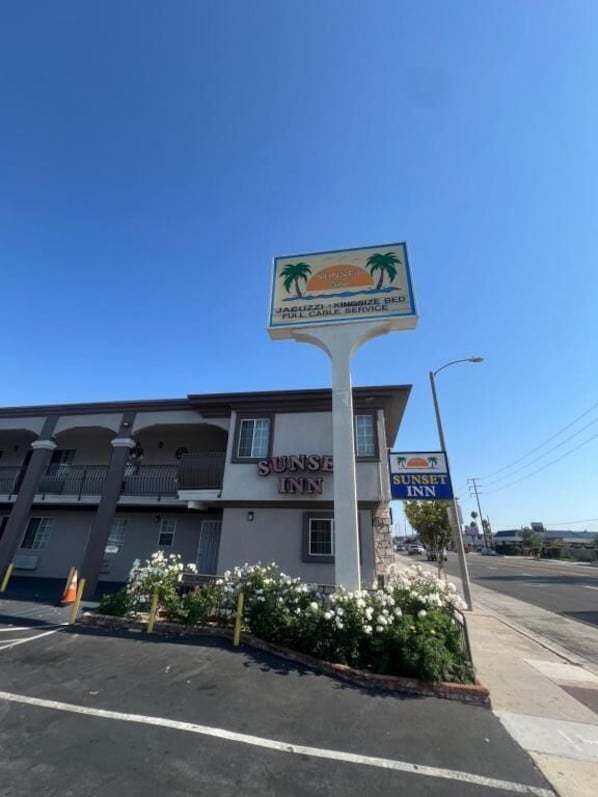 Exterior - Sunset inn &Suites (Gardena)