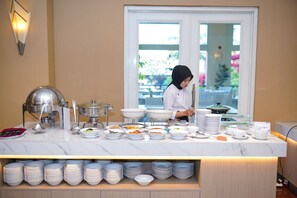 Dining - Grand Wahid Hotel (Salatiga)