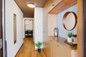 Interior - Shinjuku 10 Min | Kagurazaka Area | 6BR | 11 Beds | 1 Bath + 1 Shower/Max. 15 (Haramachi, Shinjuku City)