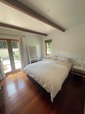 4 chambres, fer et planche à repasser, Wi-Fi, literie fournie