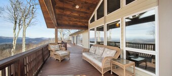 Luxe Mountain Lodge Sleeps 25: Views, Hot Tub, & Game Room near App Ski Mtn